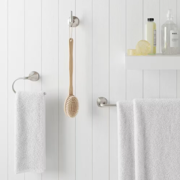 Pfister- Ladera 24 in. Towel Bar in Spot Defense Brushed Nickel